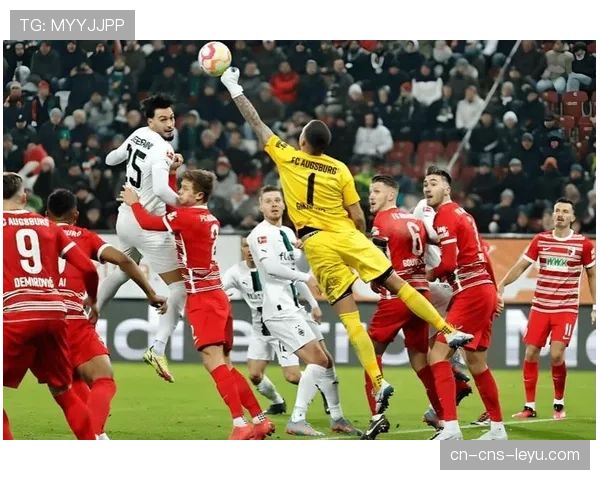 奥格斯堡逼平勒沃库森,密集防守与快速长传战术奏效 奥格斯堡逼平勒沃库森,密集防守与快速长传战术奏效